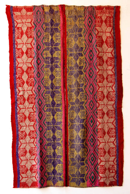 Peruvian Handwoven Wool Colorful Rug – Andean Floral Pattern (205×128cm) - PeruvianCulturesPeruPeruvian Handwoven Wool Colorful Rug – Andean Floral Pattern (205×128cm)RugsPeruvianCulturesPeruvianCulturesPeruF00076302.10